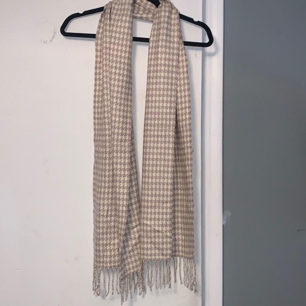 Cashmere scarf